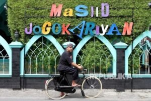 pengurus-masjid-jogokariyan-yogyakarta-ustadz-hm-jazir-asp-saat