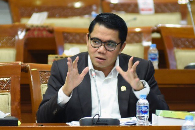 Anggota-Komisi-III-DPR-RI-Arteria-Dahlan