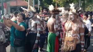 32328-warga-asmat-di-pernikahan-kaesang