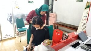 Master-Terapis-sekaligus-CEO-Rumah-Terapi-Medical-Hacking-Fitri-Yanti