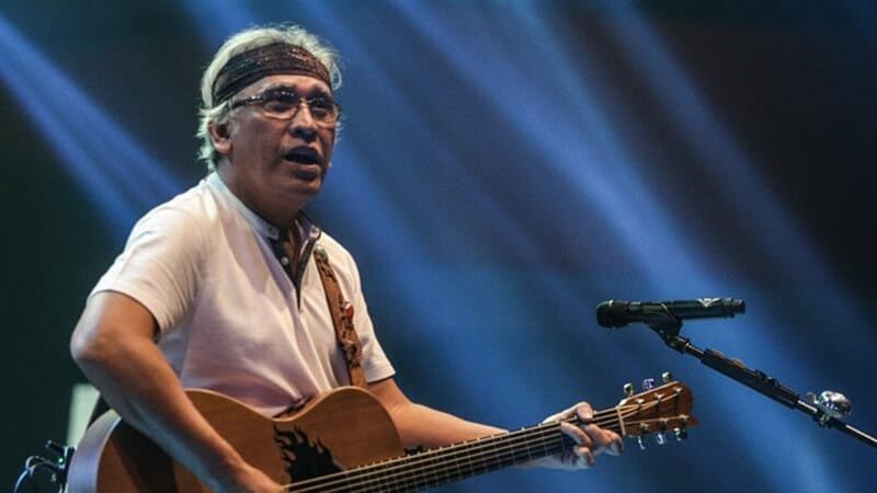 iwan-fals-lengkap_penampilan-iwan-fals_800x450_ccpdm-min