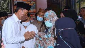 jokowi-takziah