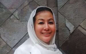 si-wanita-emas-pilih-nyaleg-di-partainya-mega_m_229218-560x352-1