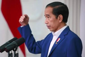 Jokowi-Setkab-kepal