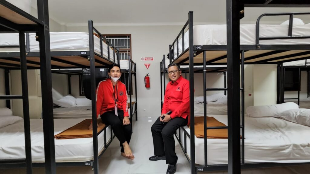 gibran-ungkapkan-keseruannya-tidur-di-bangsal-ke-hasto-4oiNACSo3S