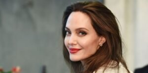 profil-angelina-jolie-2