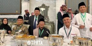 momen-anies-dan-ganjar-makan-siang-bersama-dijamu-raja-salman