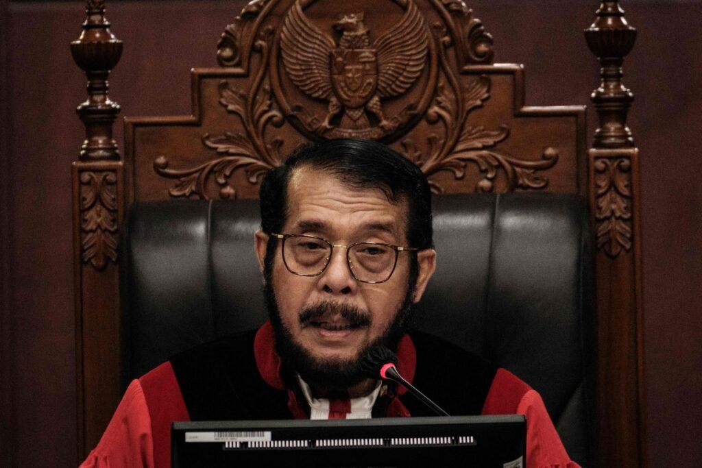 anwar-usman-sidang