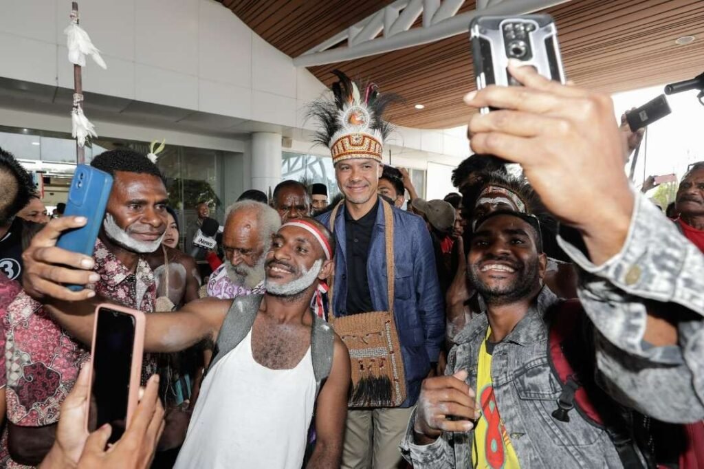 hari-pertama-kampanye-ganjar-disambut-meriah-warga-papua-thumbnail-709