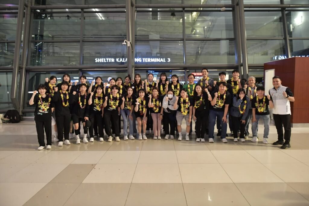 Kemenpora-Sambut-Kedatangan-Tim-Bola-Voli-Red-Sparks-Korea-di-Tanah-Air