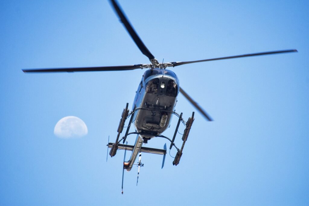 helicopter-5494068_1280
