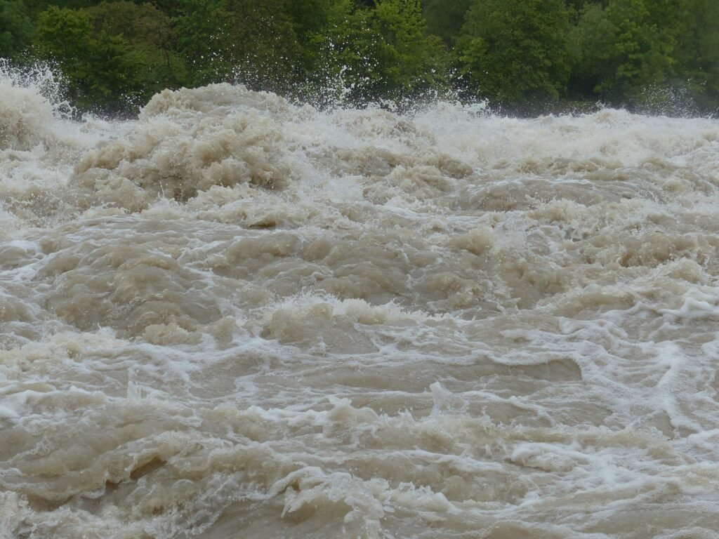 high-water-123200_1280-1