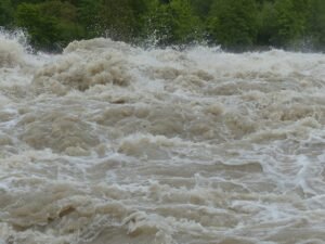high-water-123200_1280-1