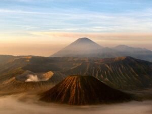 volcano-16912_640