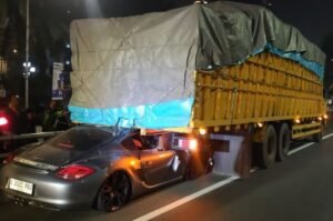 porsche-cayman-seruduk-20240619085053
