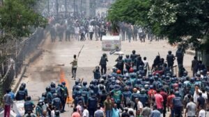 bentrokan-mahasiswa-di-bangladesh-3_ratio-16x9-1