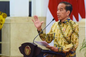 jokowi-batik-kuning