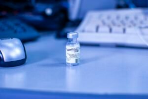 vaccine-6178401_1280