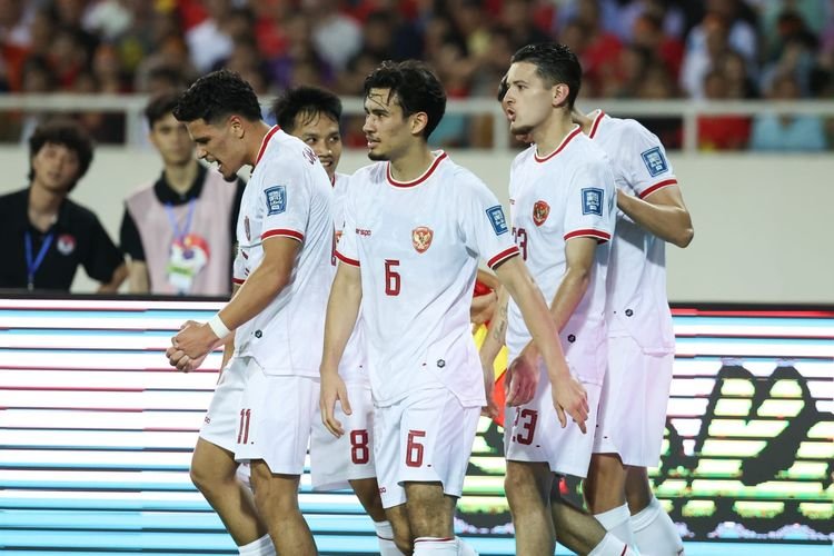 timnas-indonesia-senior-menang-putih-1
