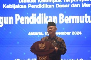 abdul-muti-podium-kebijakan-pendidikan-nov04