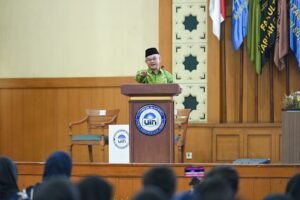 abdul-muti-podium-uin