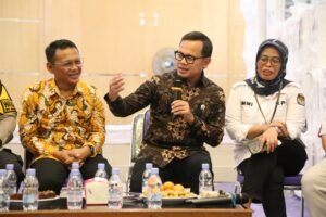 bima-arya-duduk-ngomong
