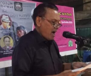 lasman-baca-puisi-di-depok