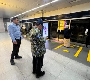 mas-menteri-naik-mrt