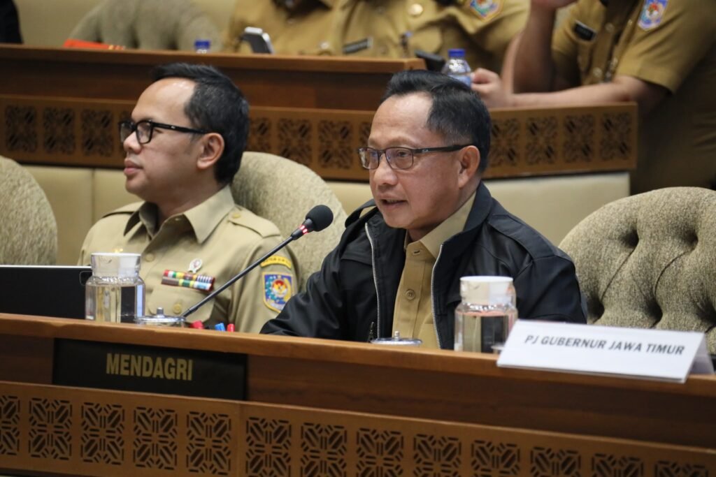 mendagri-tito-rapat