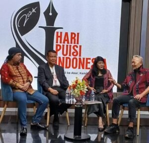 hari-puncak-puisi