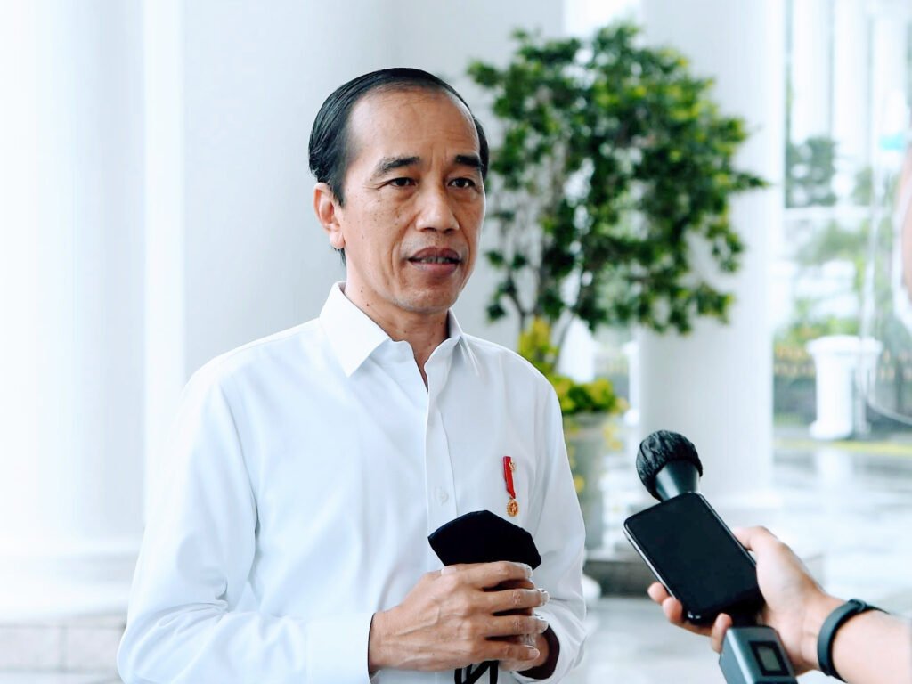 jokowi-kemeja-putih-doorstop-setkab