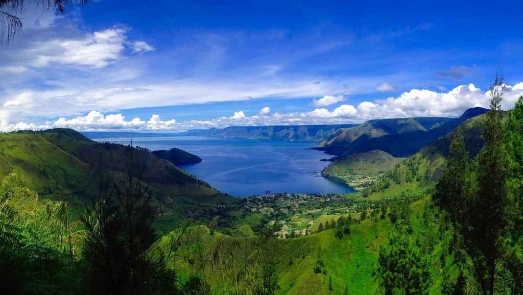 lake-toba-1894746_1280