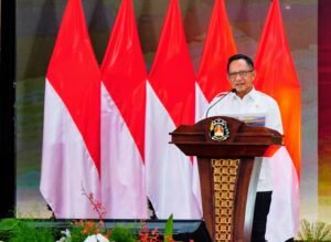 mendagri-tito-merah-putih