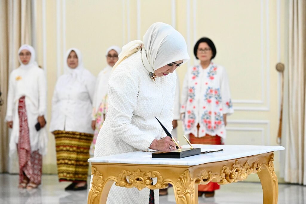 istri-tito