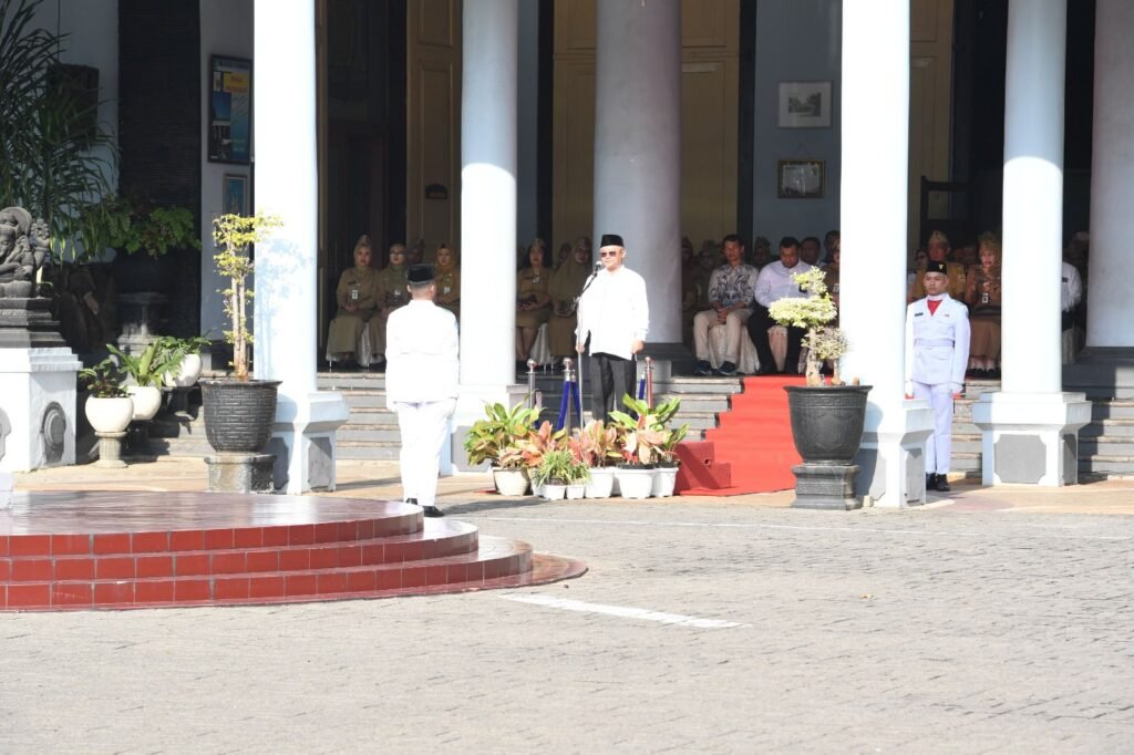 mendikdasmen-upacara-putih