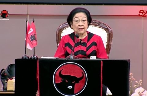 pidato-hut-ke52-pdip-megawati-saya-cuma-bilang-tuh-orang-pengecut-auz