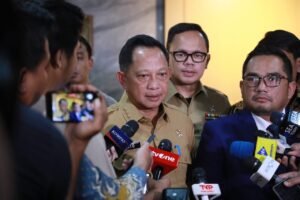 mendagri-tito-doorstop-di-dpr