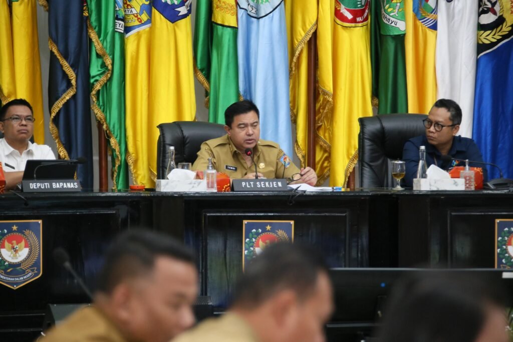 plt-sekjen-kemendagri-rapat