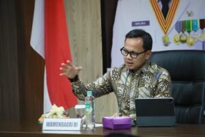 wamendagri-batik-bima-menjelaskan