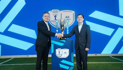 Major-General-Khiev-Sameth-President-of-AFF-dan-Sunny-Kim-President-of-Hyundai-Motor-Asia