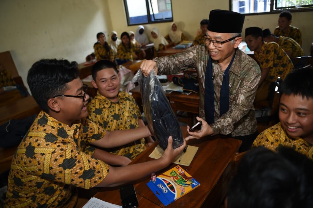 wamen-atip-di-inklusi-depok