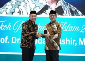 ketum-muhammadiyah-penghargaan-buku