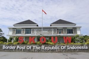 Pasar-di-PLBN-Skouw-1024x683-1