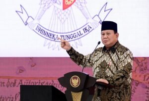 prabowo-batik-podium