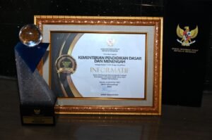 kemendikdasmen-dapat-penghargaan