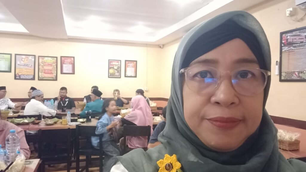mbak-ina-jualan