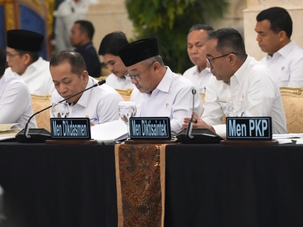 muti-putih-rapat-kabinet