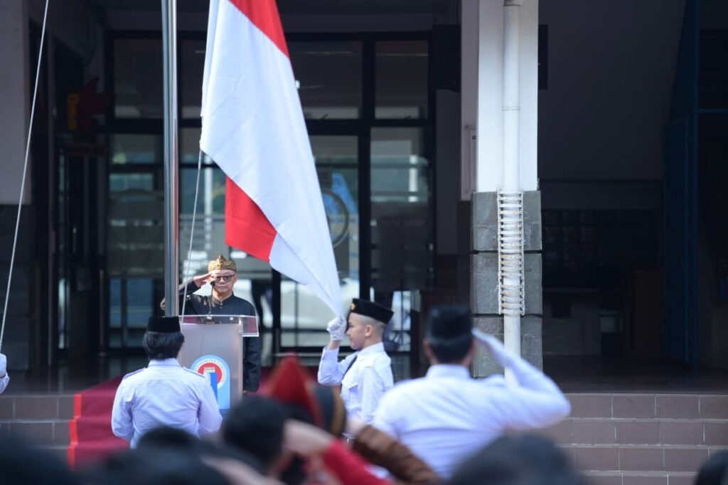 muti-upacara-bendera