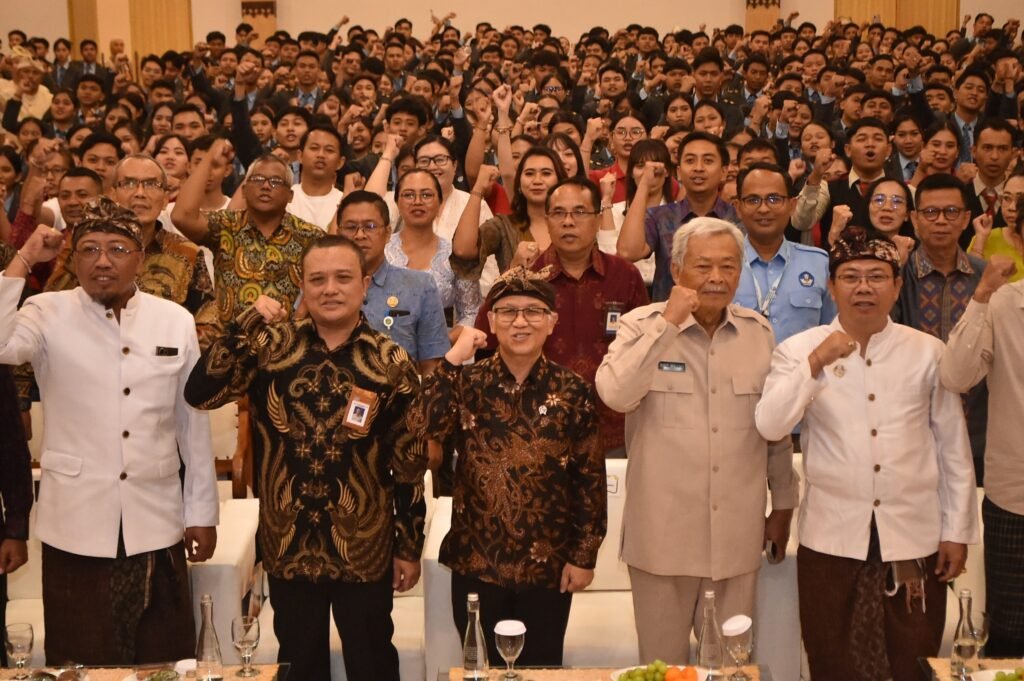 rame-rame-kerja-ke-luar-negeri-wamendikdasmen