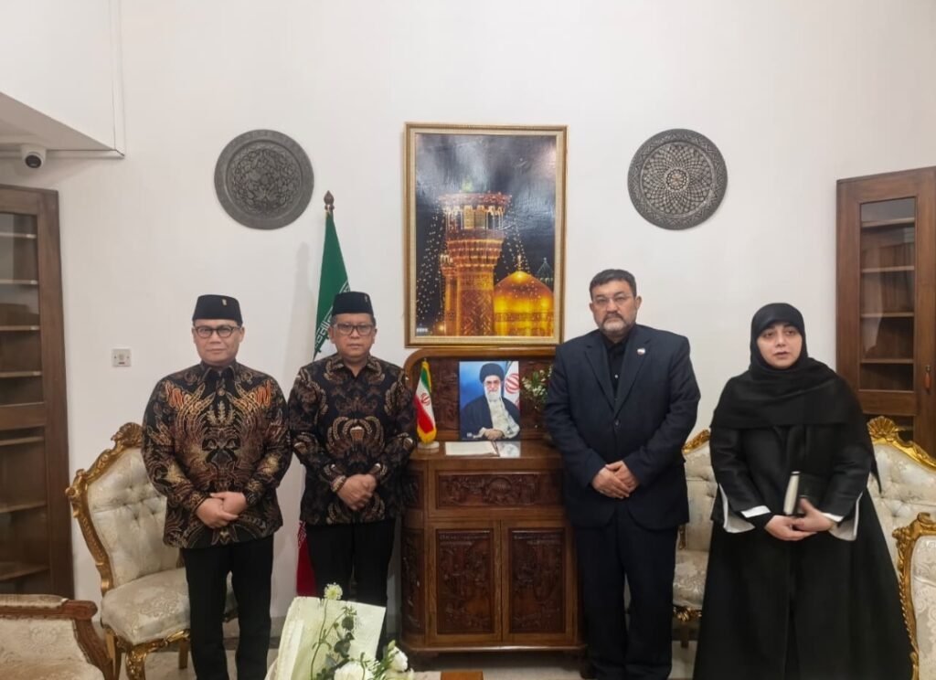 hasto-mega-pdip-iran